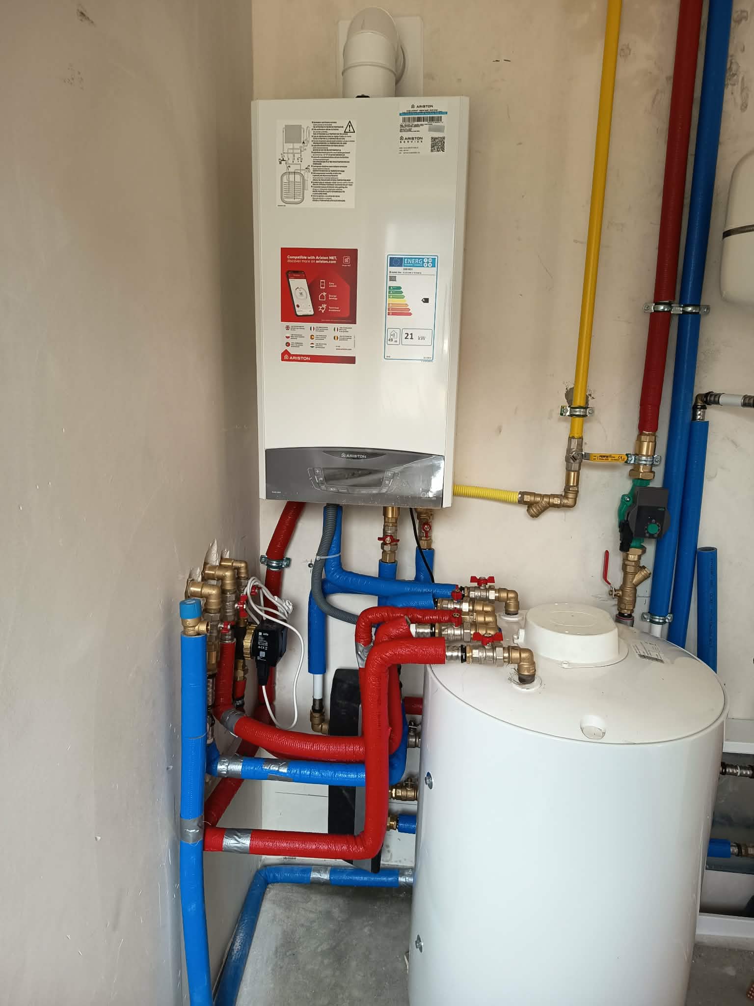 Instalacje grzewcze, realizacja AquaMaster — kotłownia gazowa — kocioł, pompa i naczynie wzbiorcze